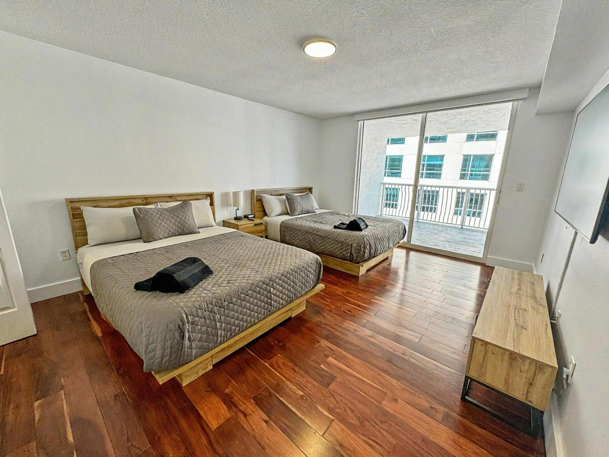 Elegant Centric Vibrant Pool Jacuzzi Free Parking Apartment Miami Luaran gambar